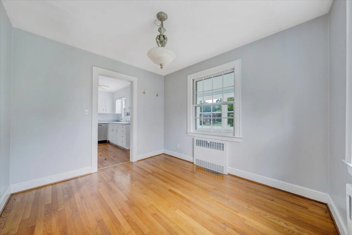 2529 Livingston RD - Photo 8