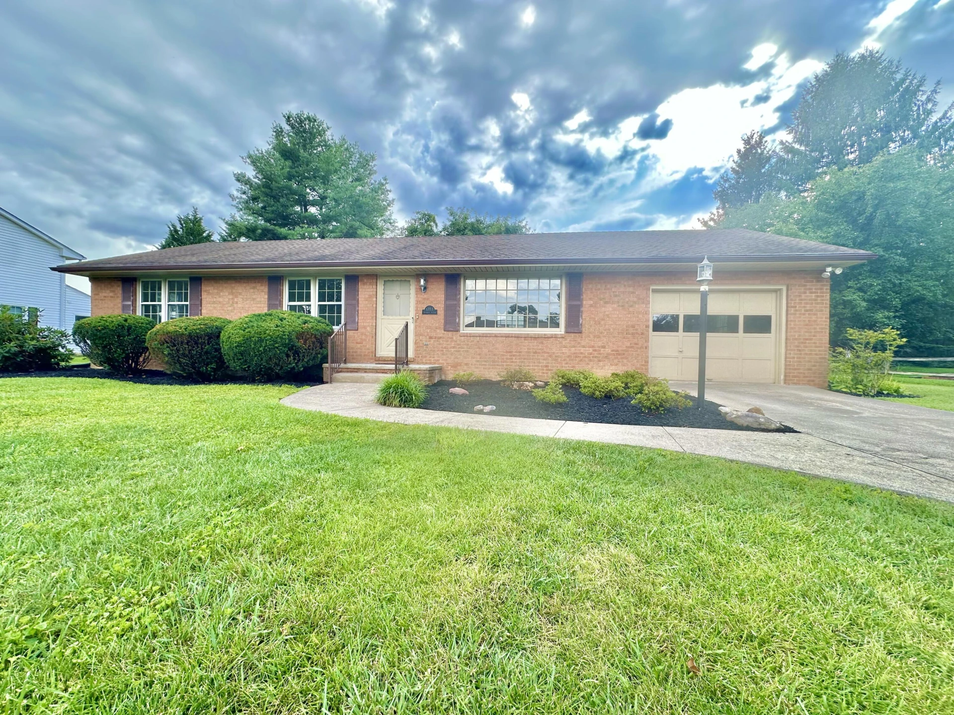 1703 Jefferson AVE