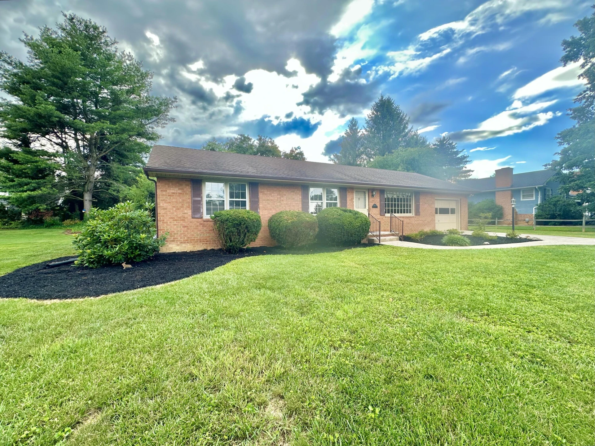 1703 Jefferson AVE - Photo 3