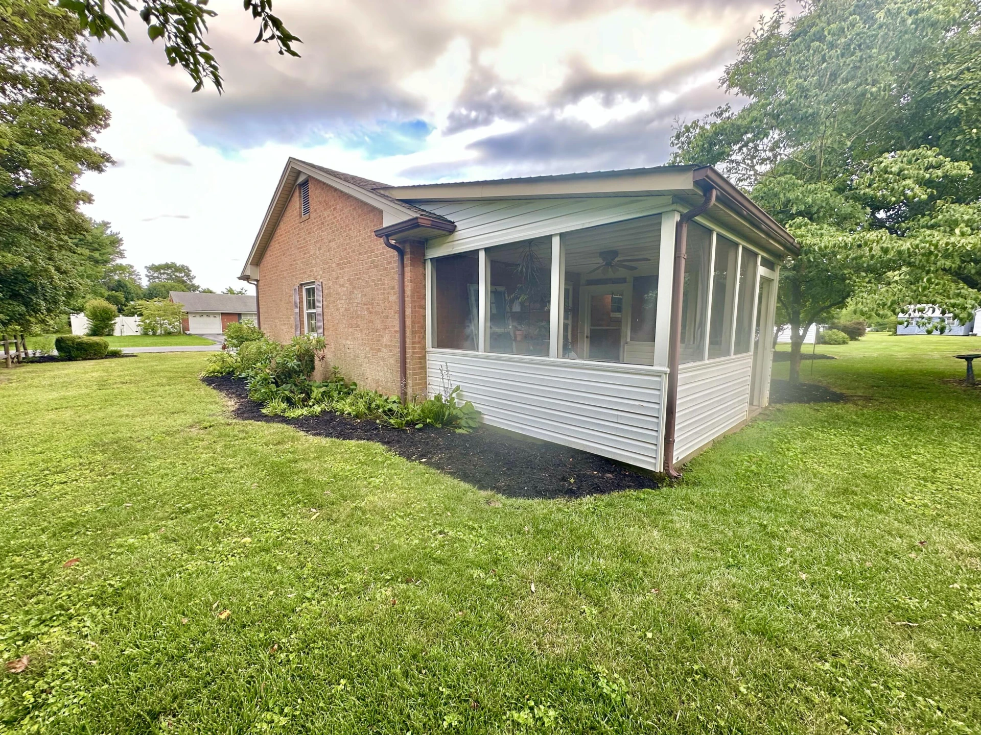 1703 Jefferson AVE - Photo 5