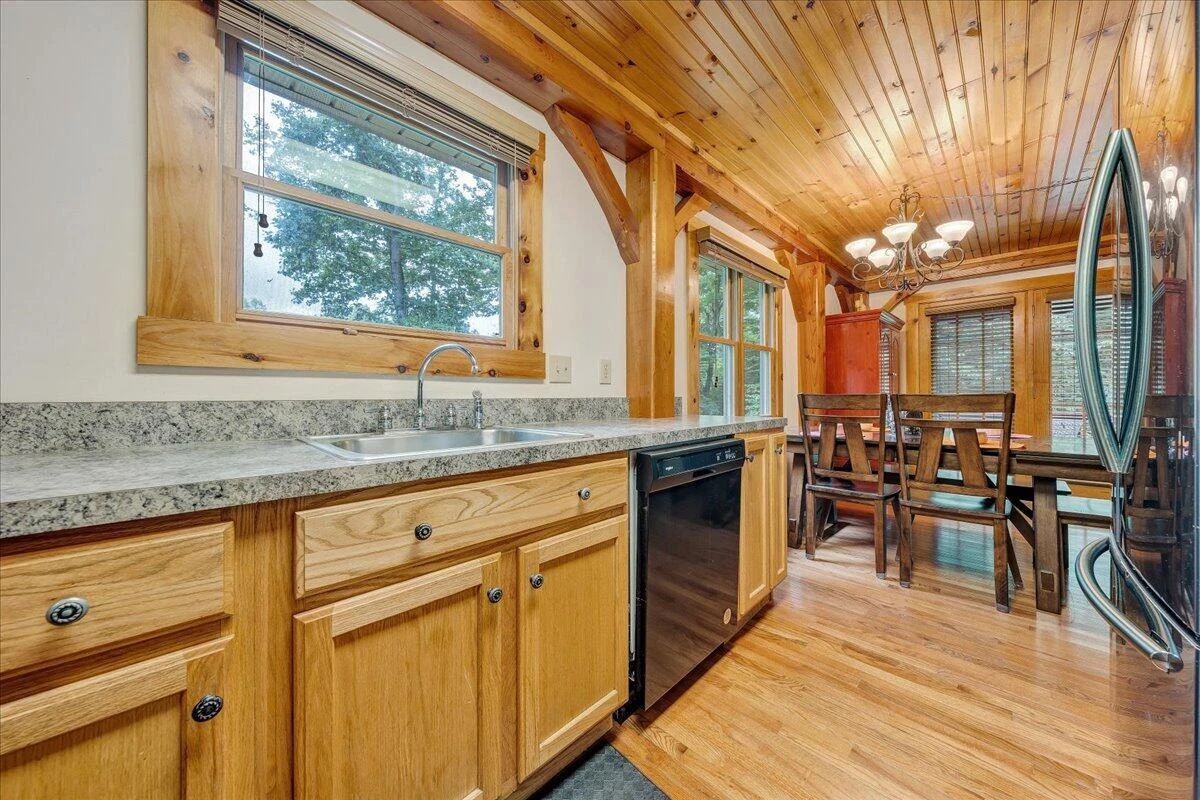200 Camelot DR - Photo 15