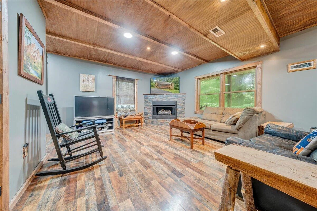 200 Camelot DR - Photo 26
