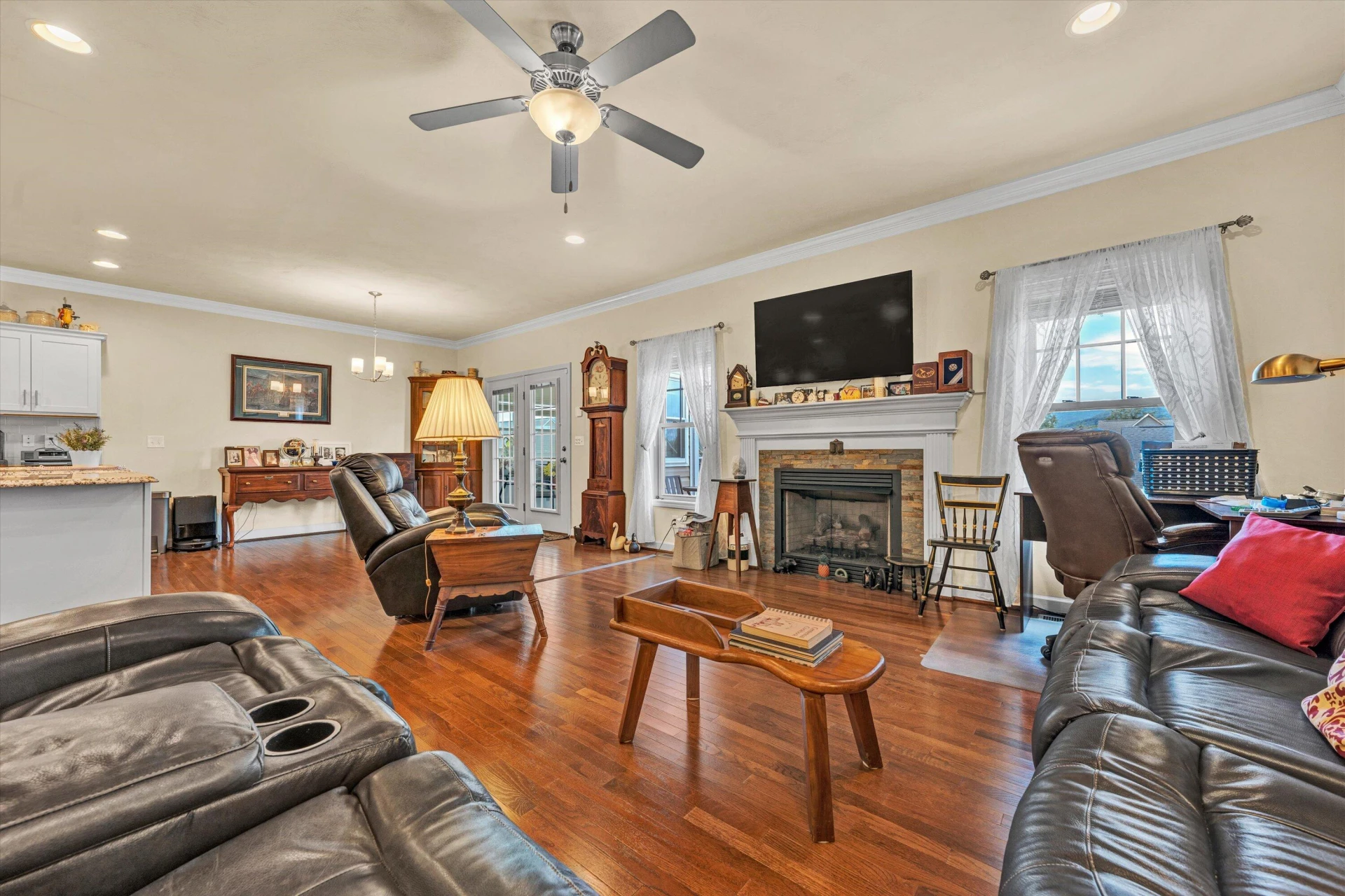 2532 Russlen DR - Photo 13