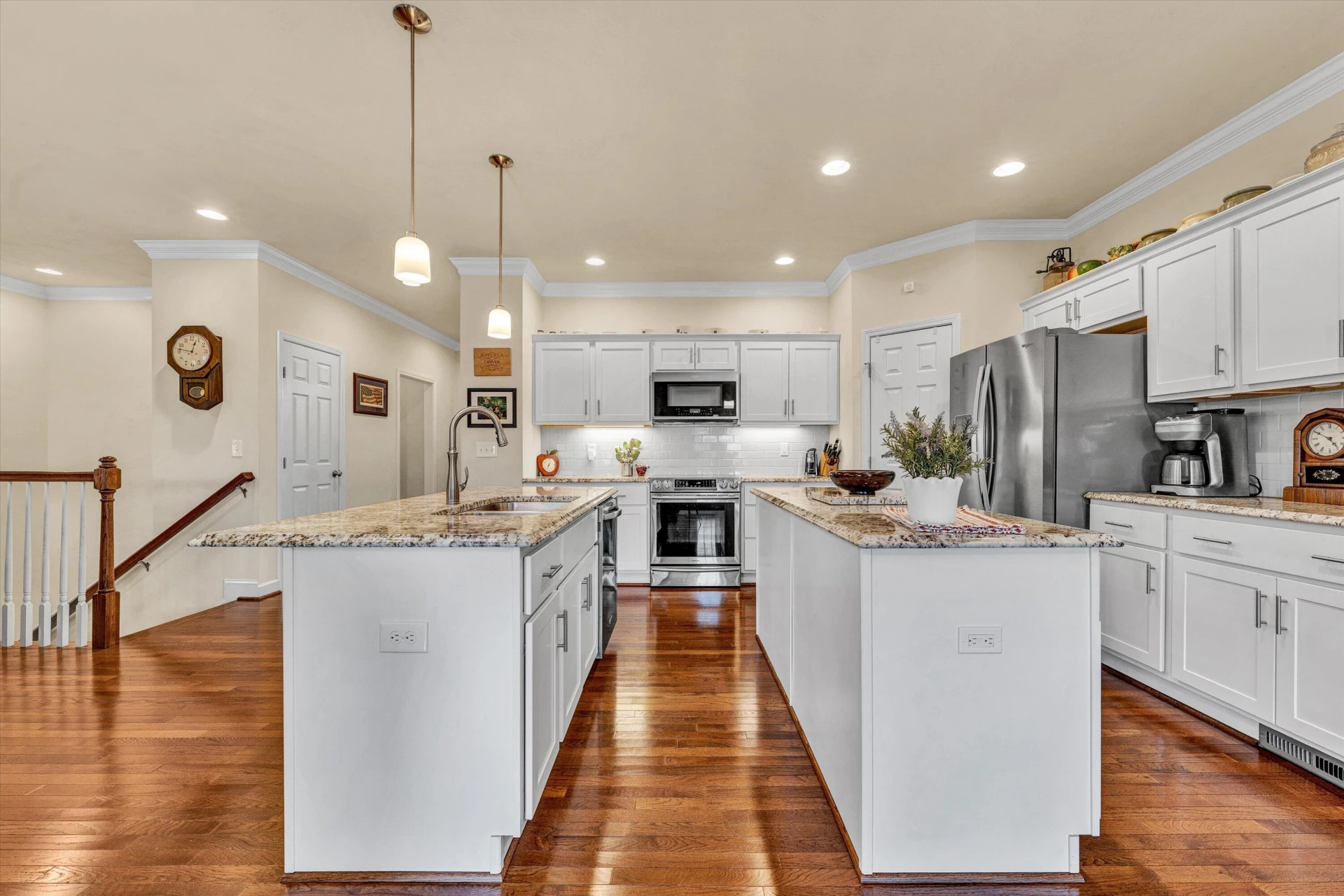 2532 Russlen DR - Photo 10
