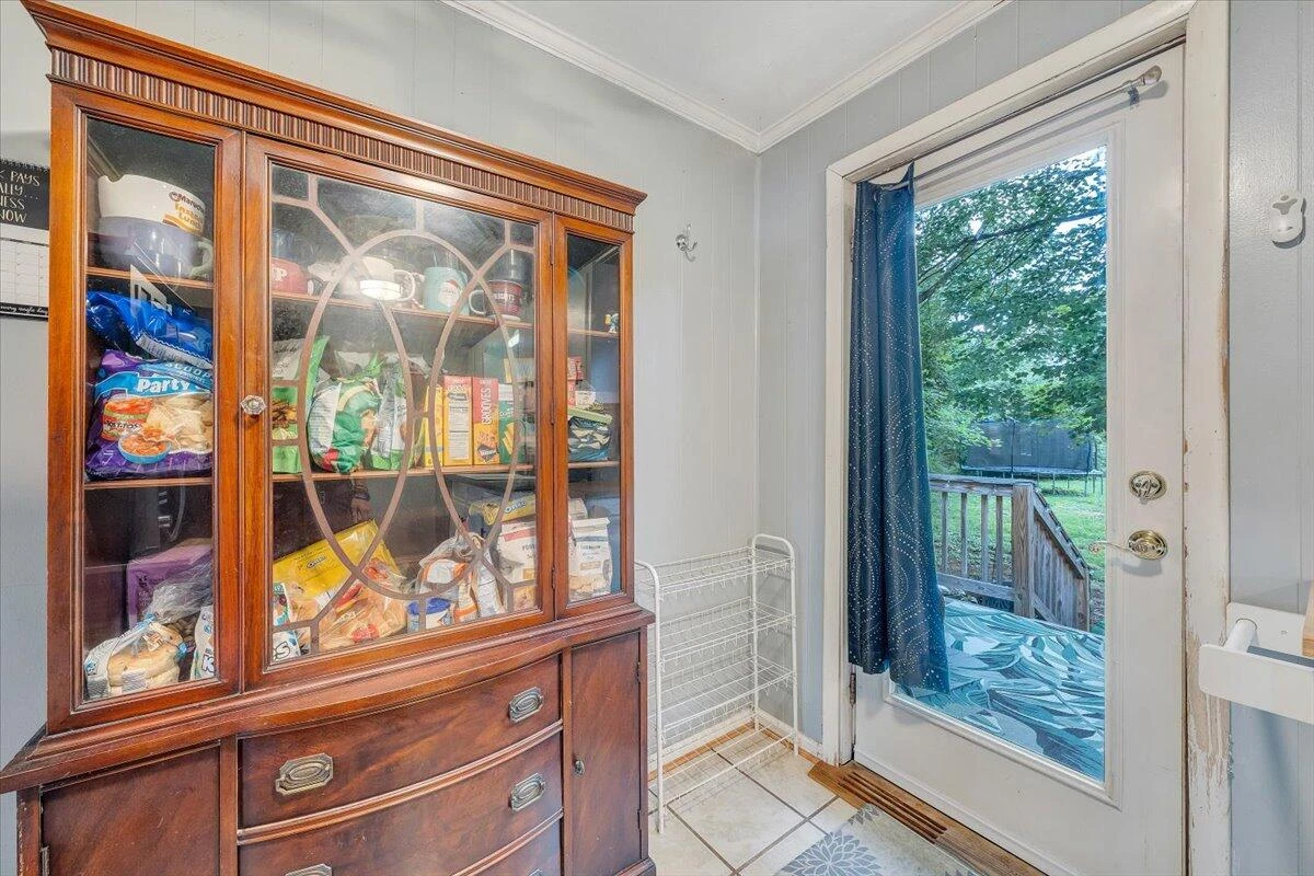 2526 Cornell DR - Photo 14