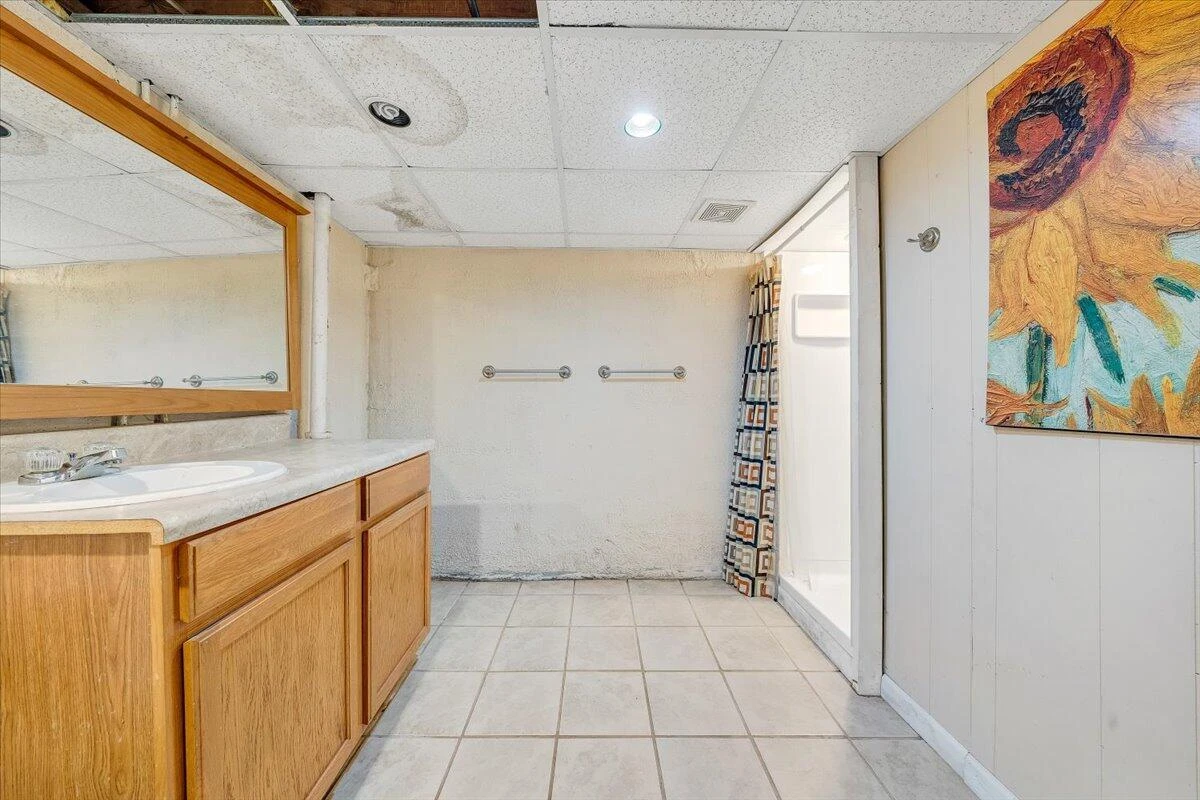 2526 Cornell DR - Photo 25