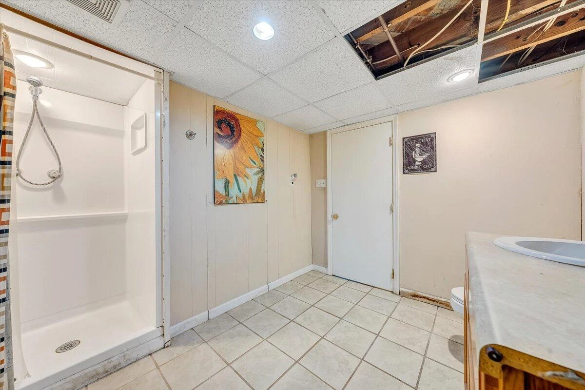 2526 Cornell DR - Photo 26