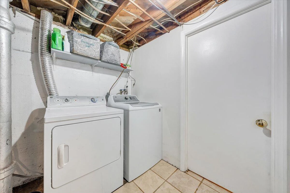 2526 Cornell DR - Photo 27