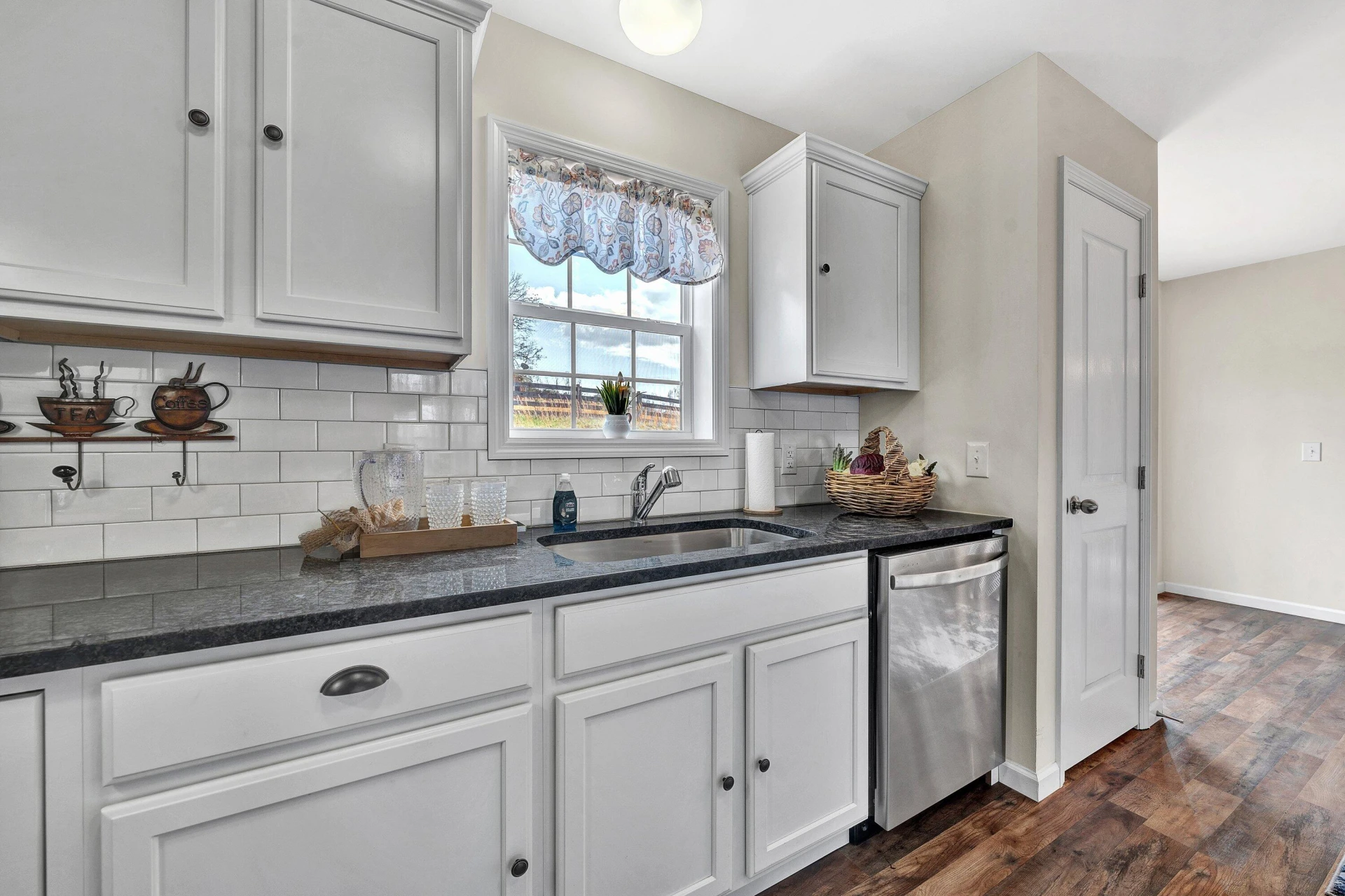 6507 Goodview RD - Photo 12