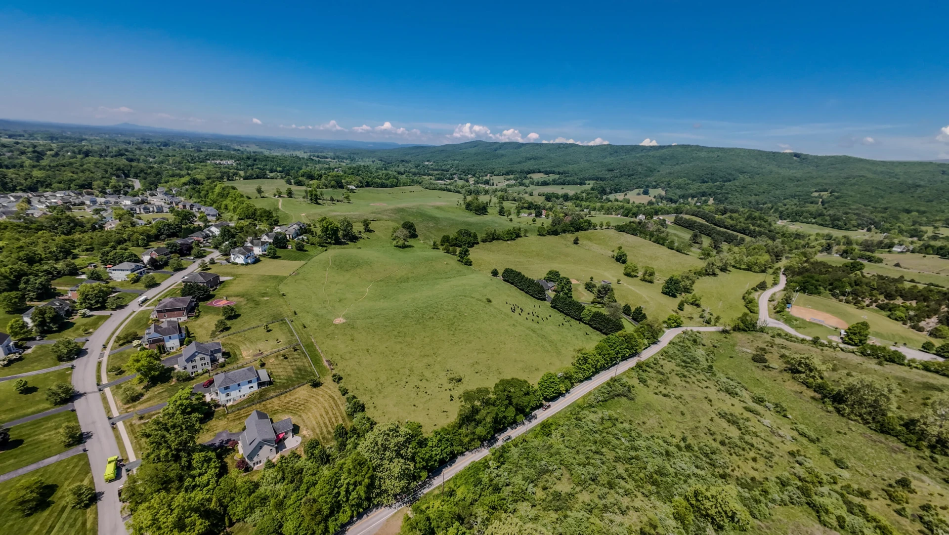 1801 Toms Creek RD - Photo 3