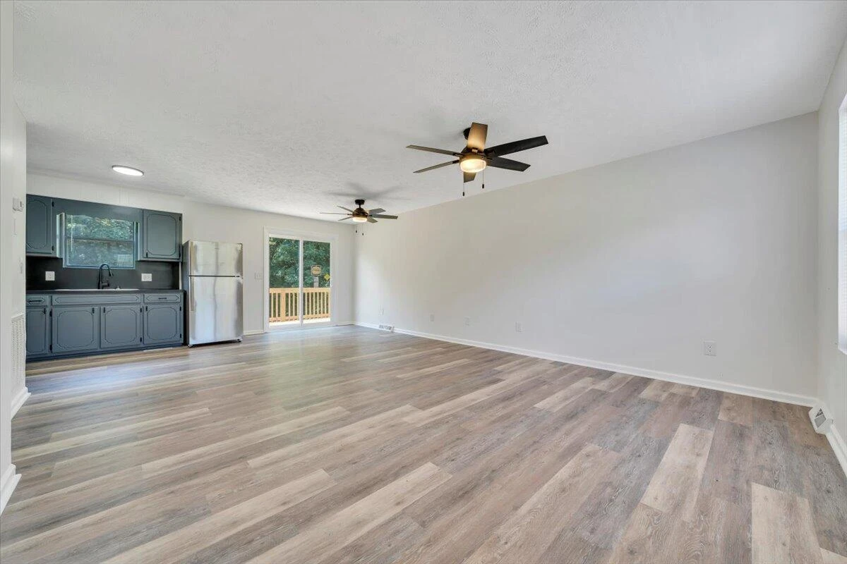 1051 Flamingo RD - Photo 3