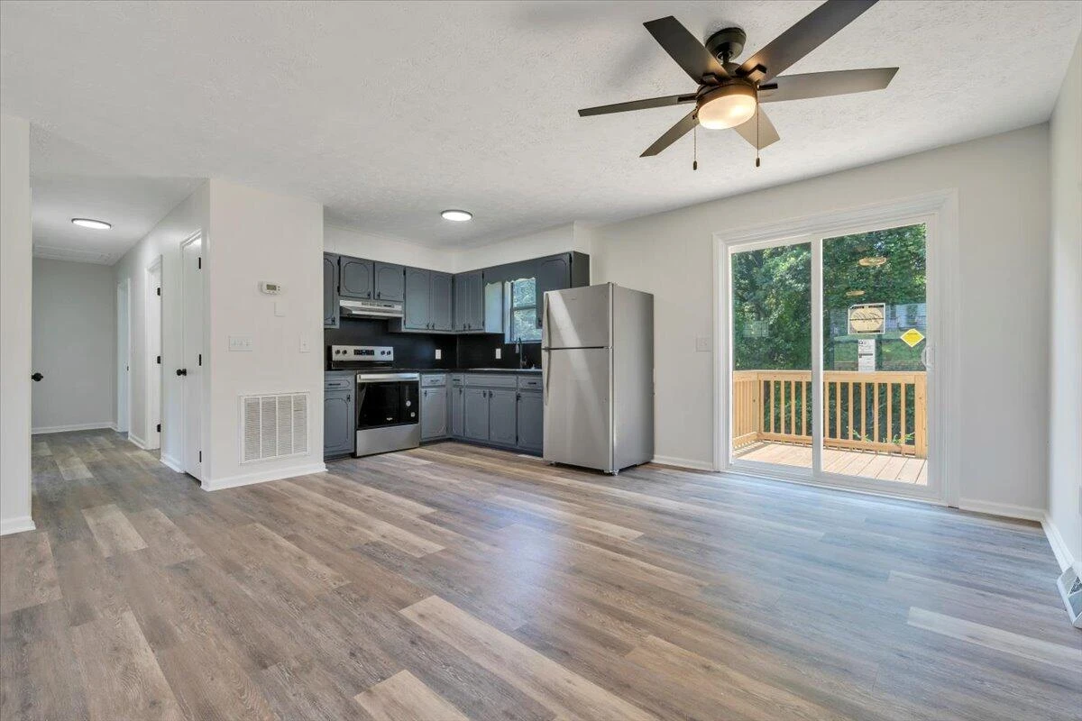 1051 Flamingo RD - Photo 5