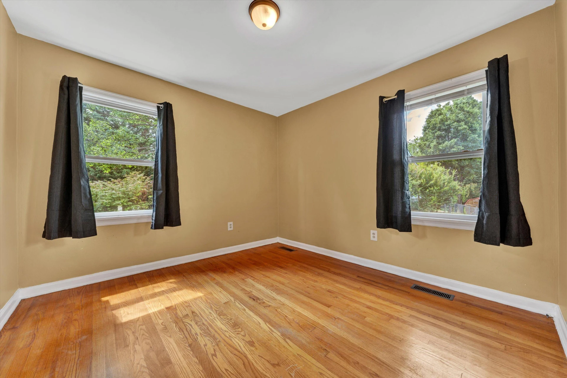 310 Daladier DR - Photo 15