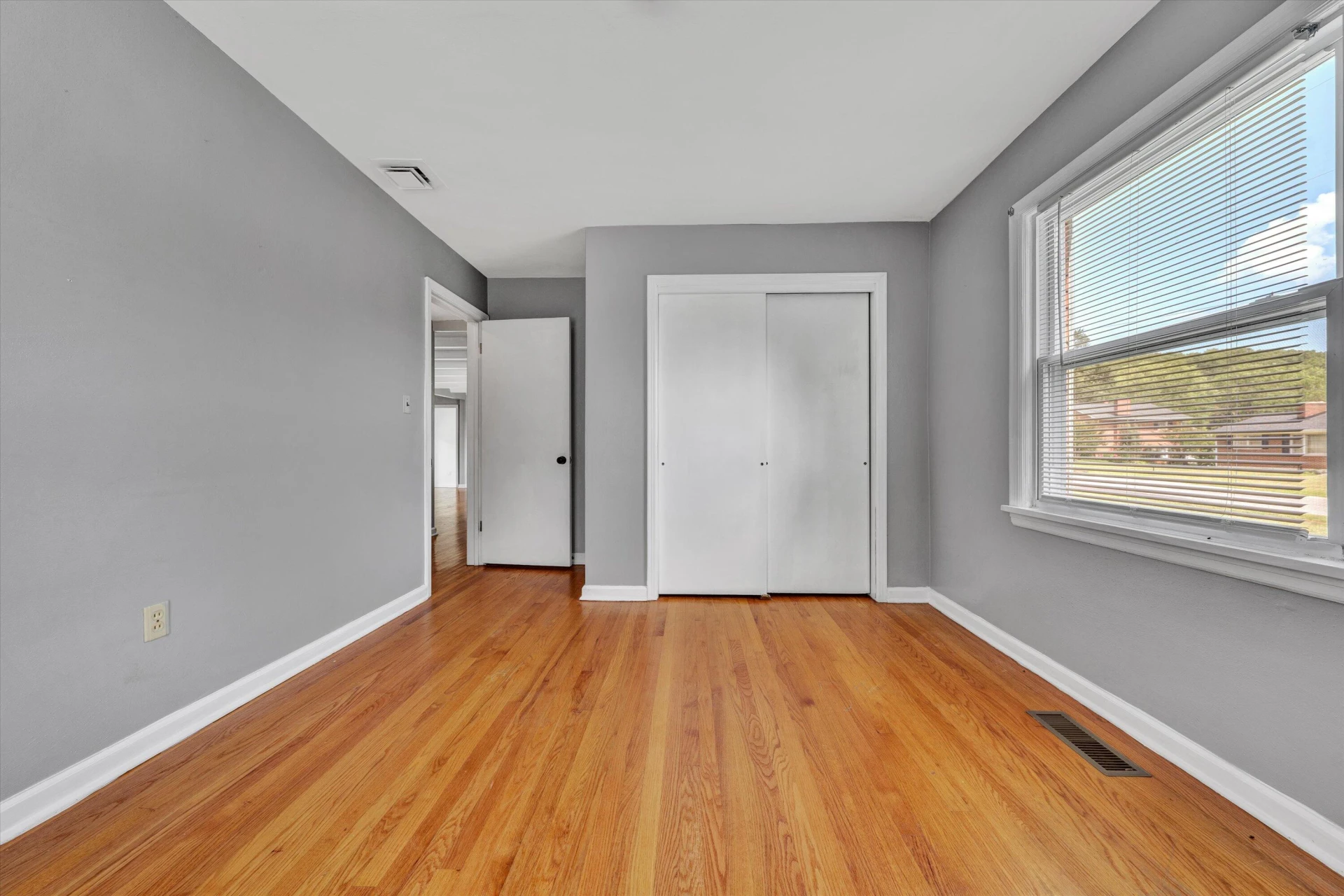310 Daladier DR - Photo 20