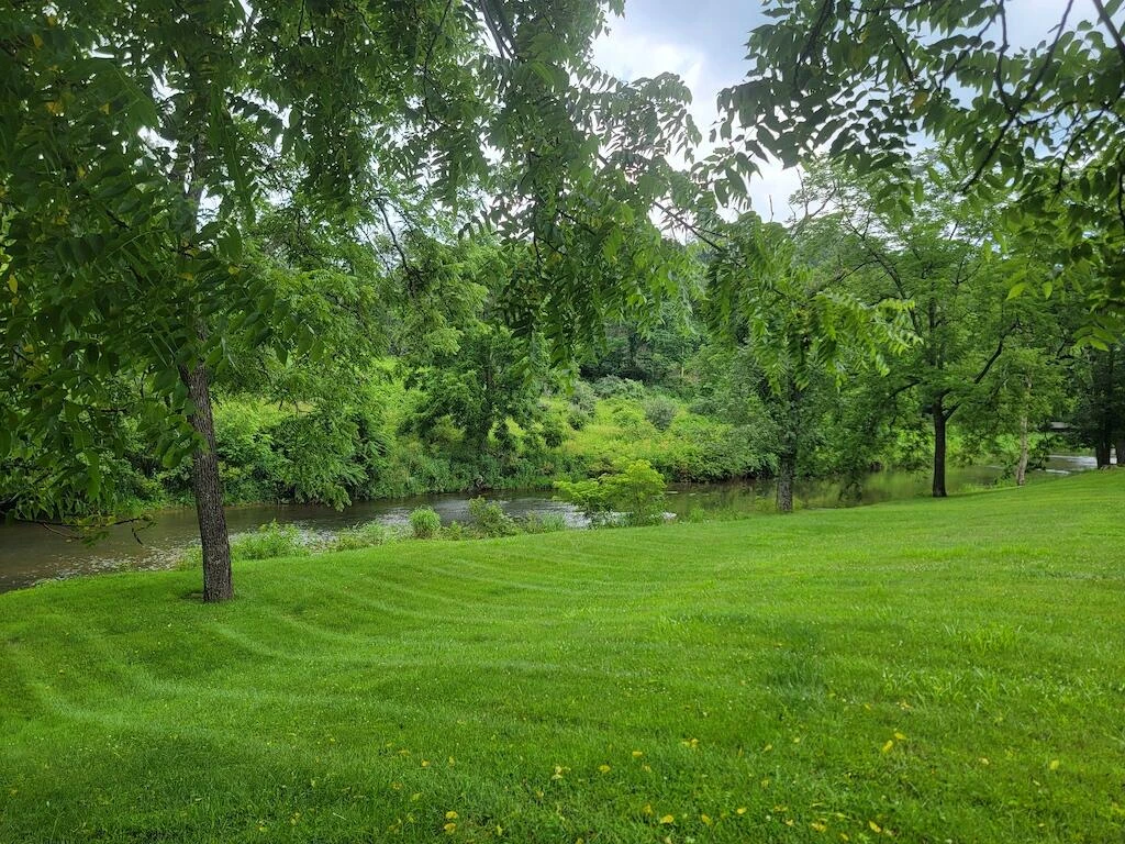 595 Gallimore LN - Photo 4