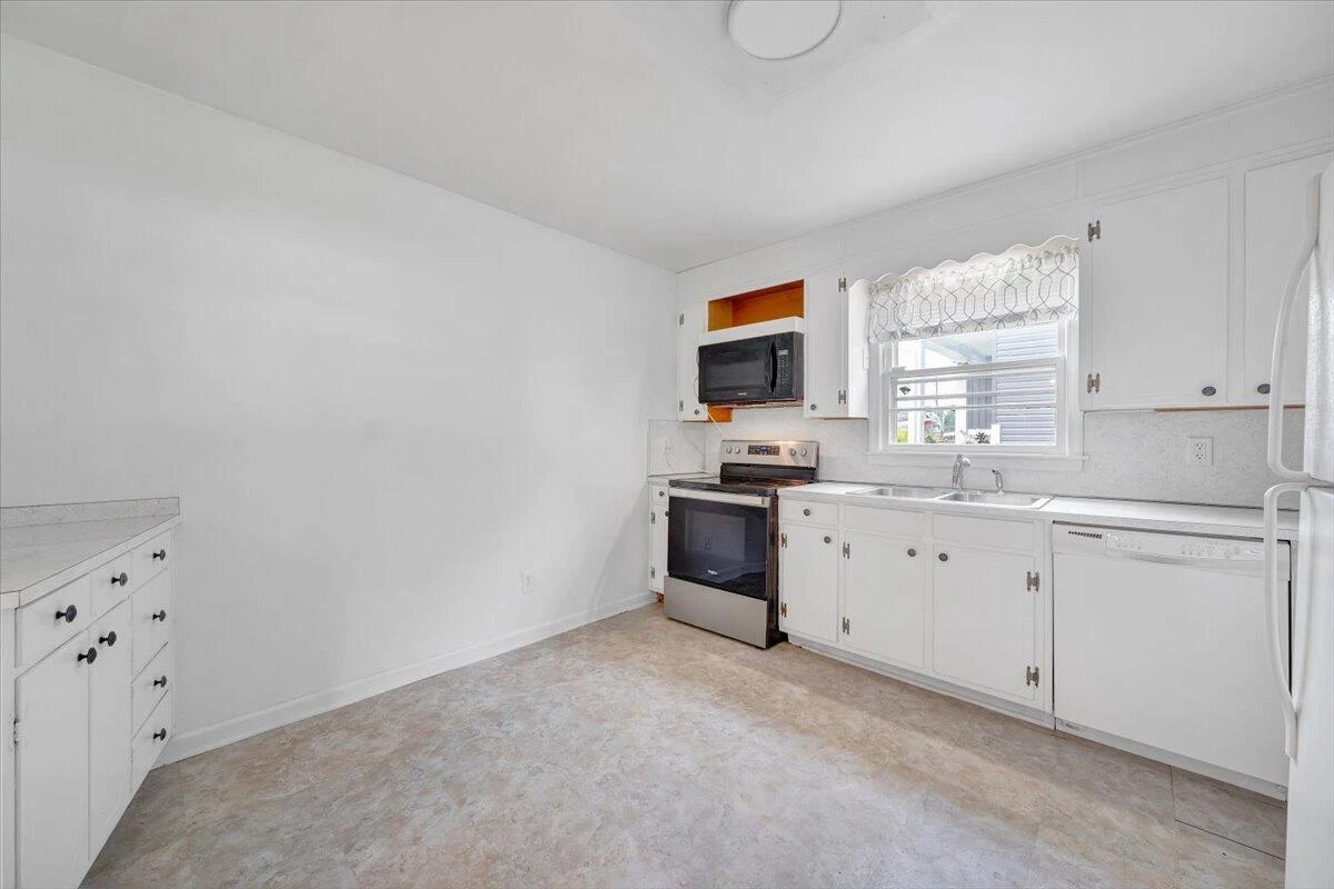 1129 Stoutamire DR - Photo 14
