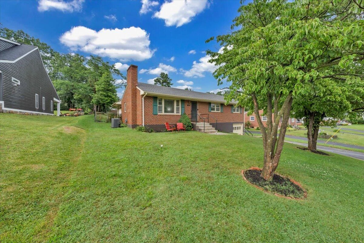1129 Stoutamire DR - Photo 32