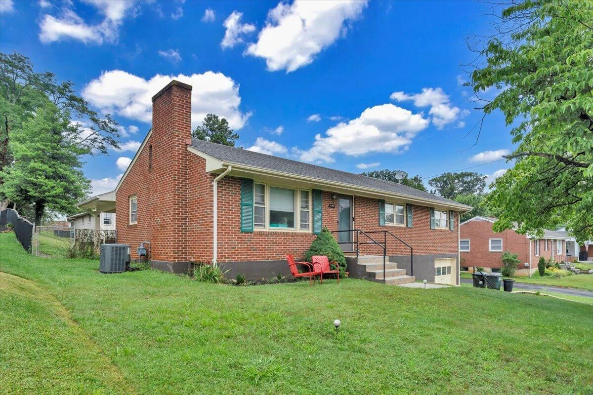 1129 Stoutamire DR - Photo 33