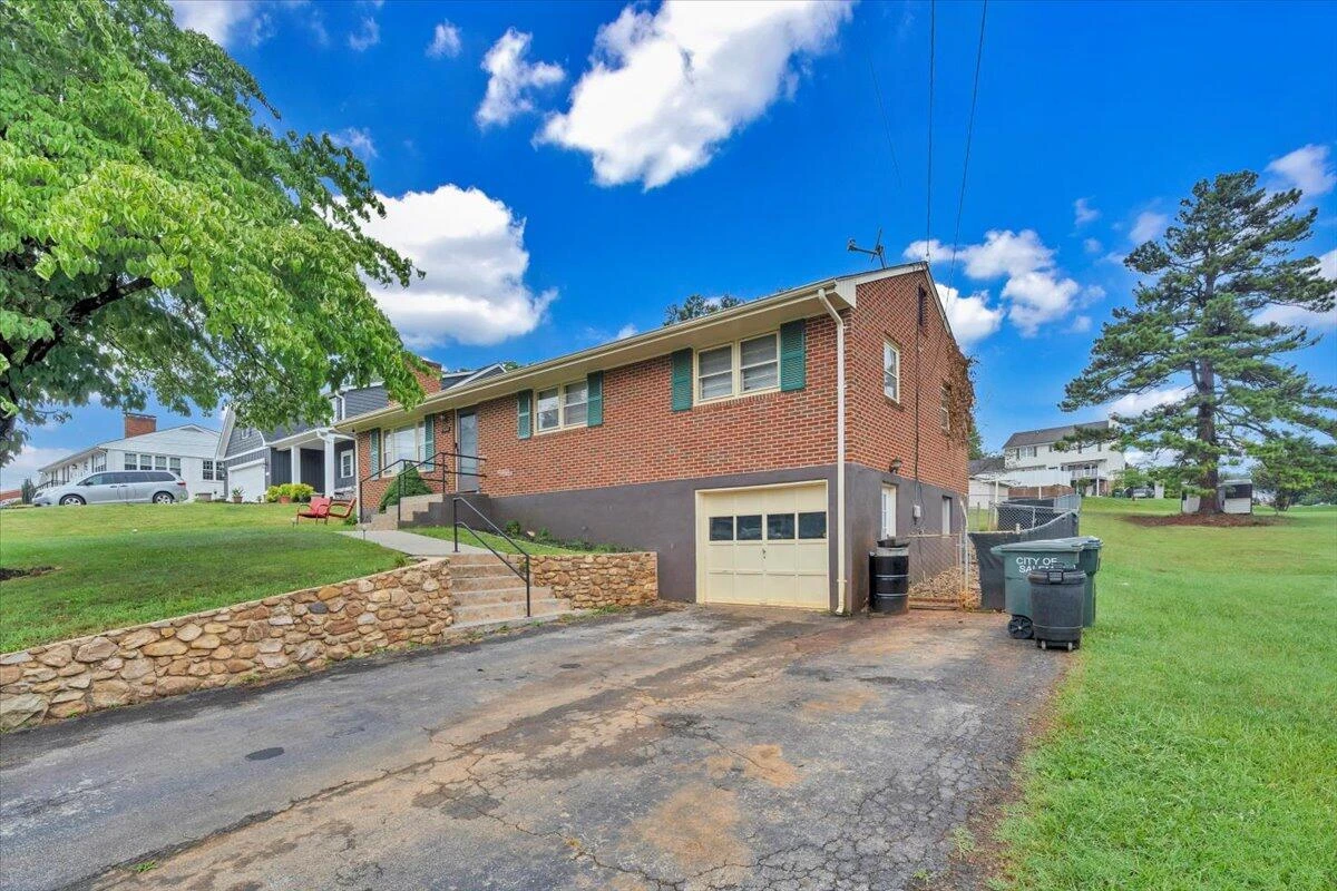 1129 Stoutamire DR - Photo 35