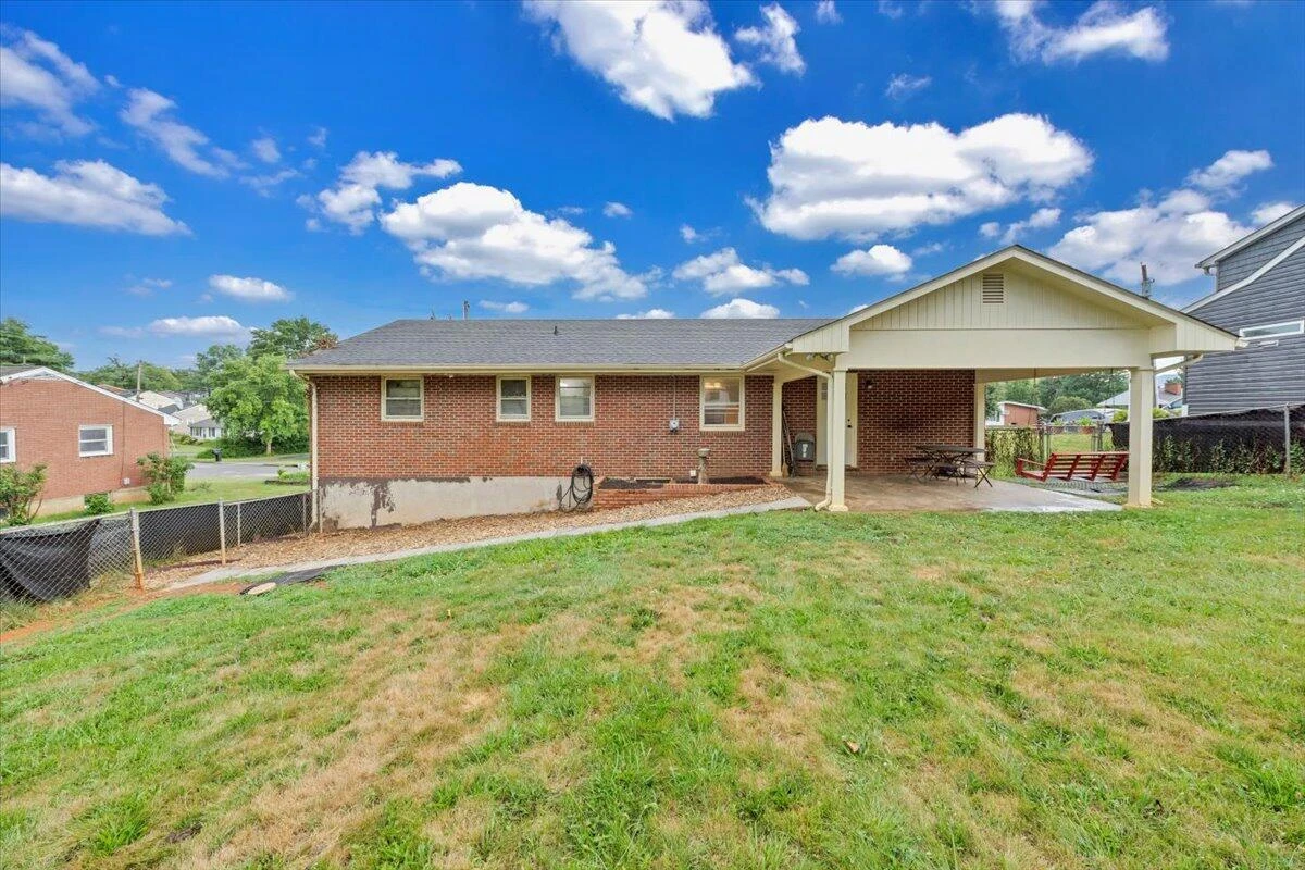 1129 Stoutamire DR - Photo 38