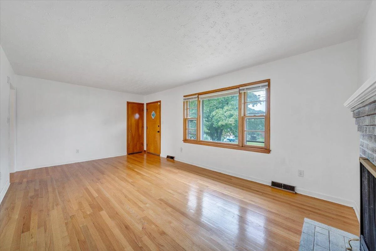 1129 Stoutamire DR - Photo 5