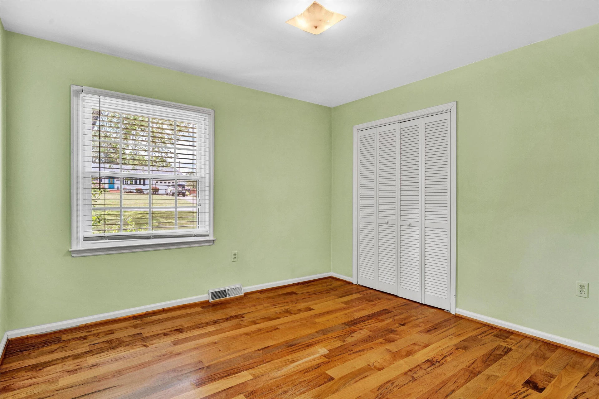 3812 Chesterton ST - Photo 20