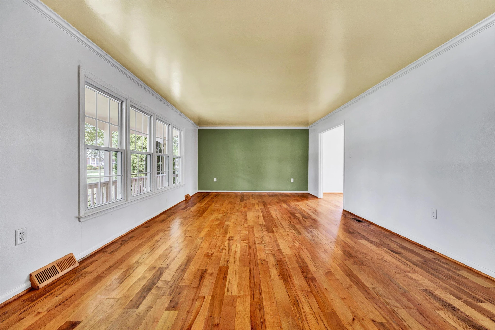 3812 Chesterton ST - Photo 7