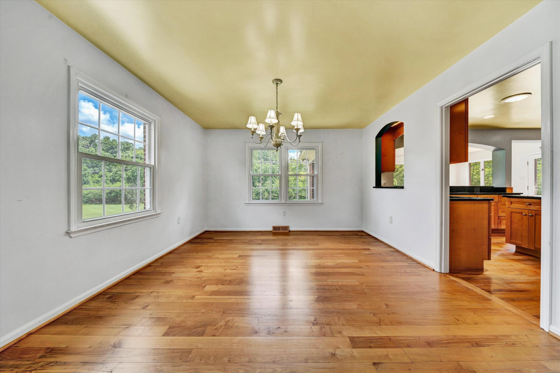 3812 Chesterton ST - Photo 9