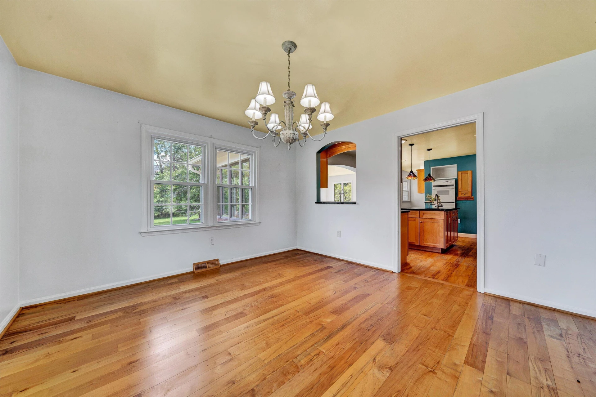 3812 Chesterton ST - Photo 10