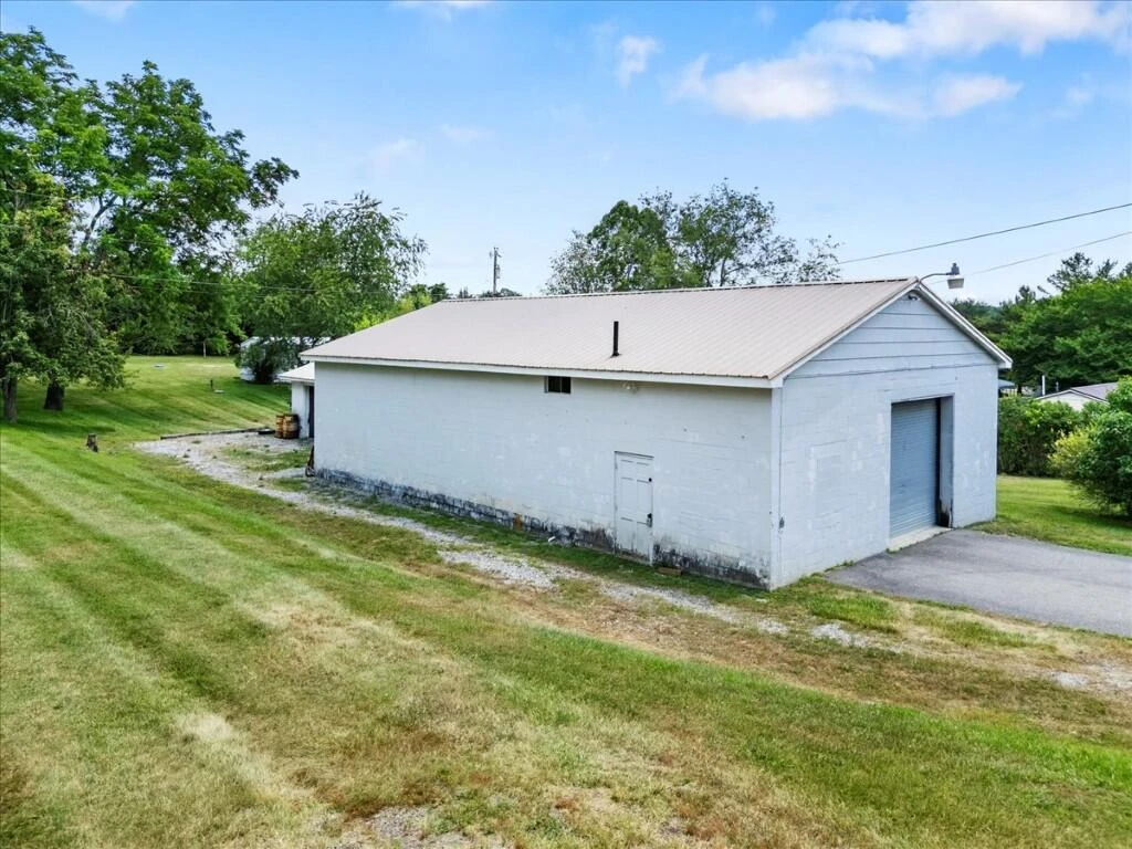 4276 Miller LN - Photo 22
