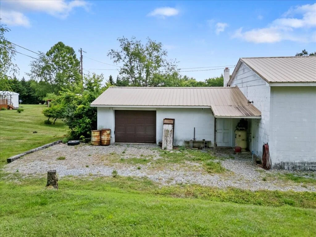 4276 Miller LN - Photo 25