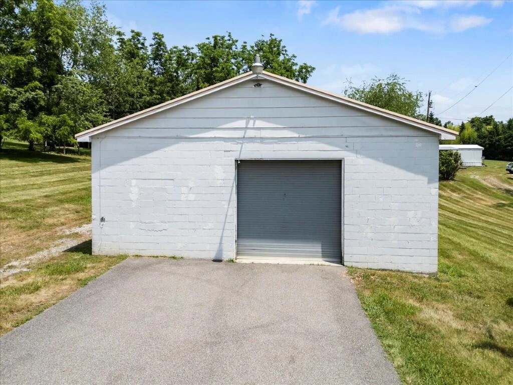 4276 Miller LN - Photo 3
