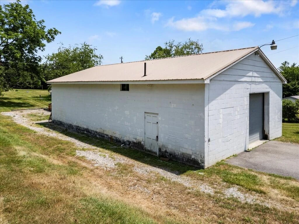 4276 Miller LN - Photo 4