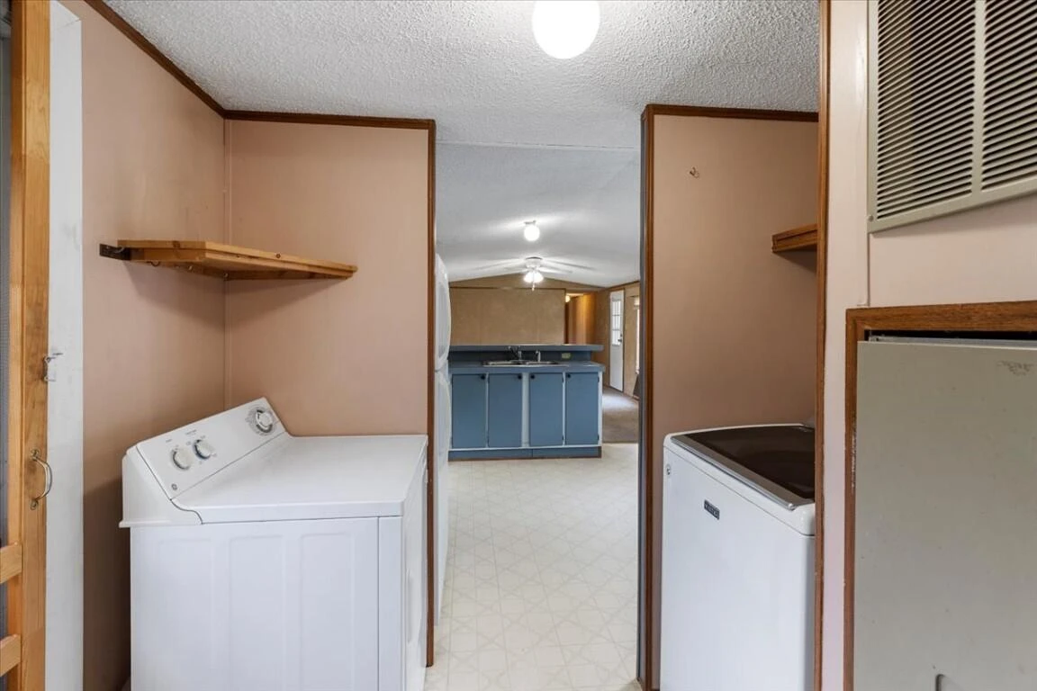 4276 Miller LN - Photo 44