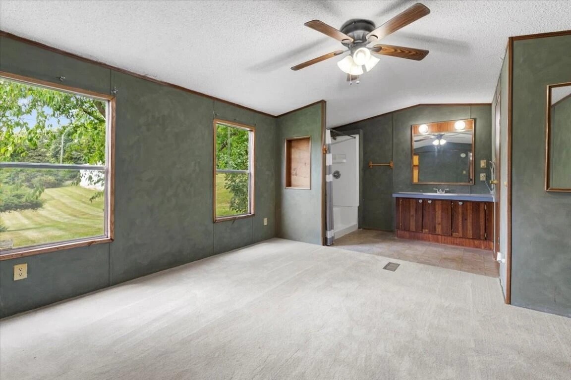 4276 Miller LN - Photo 45