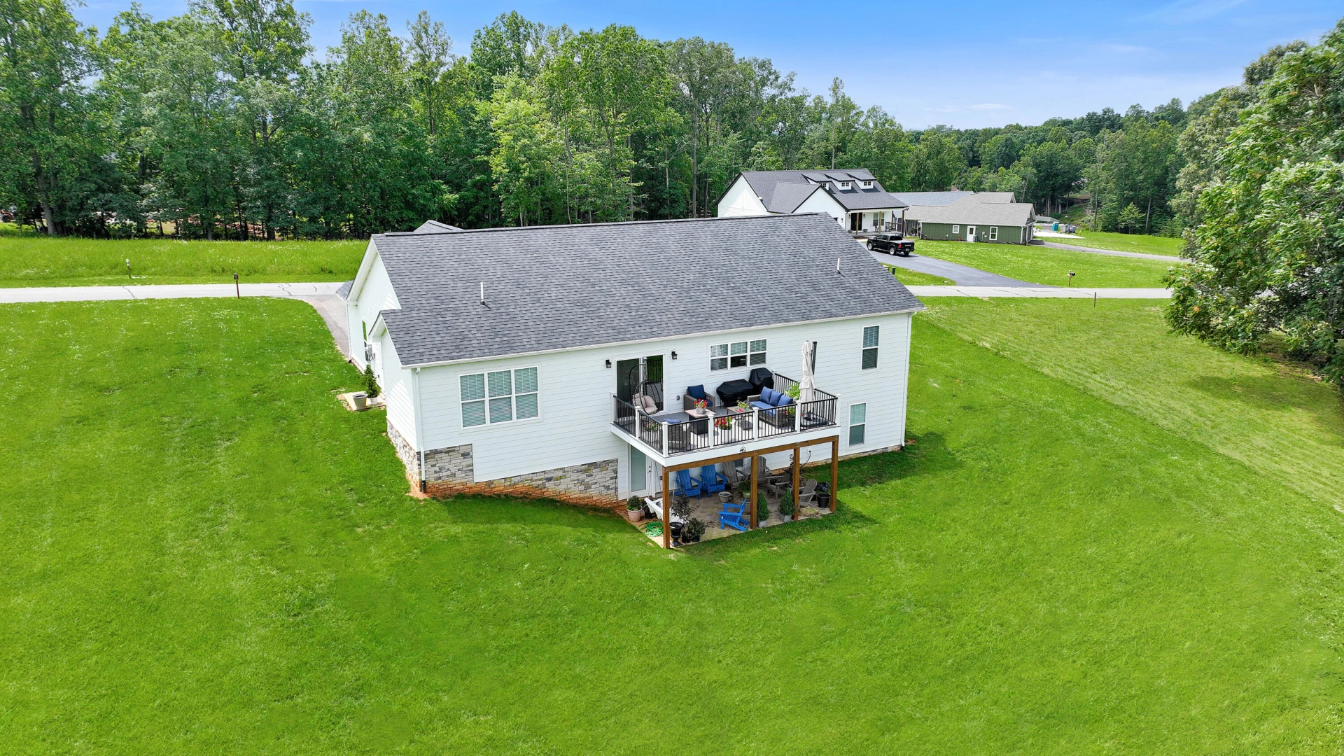 707 Farm DR - Photo 2
