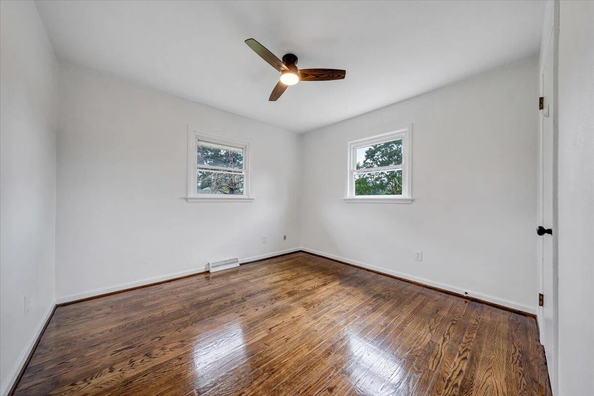 905 Emerald DR - Photo 19