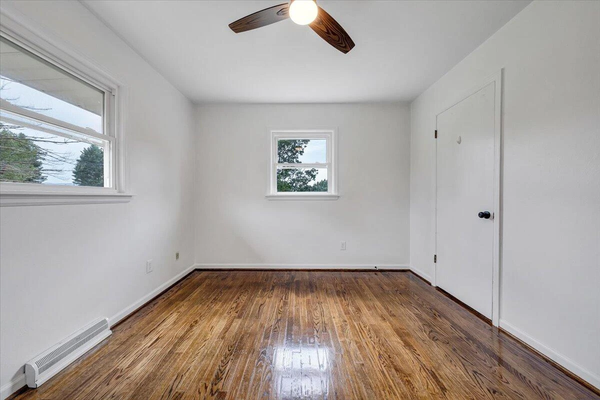 905 Emerald DR - Photo 20