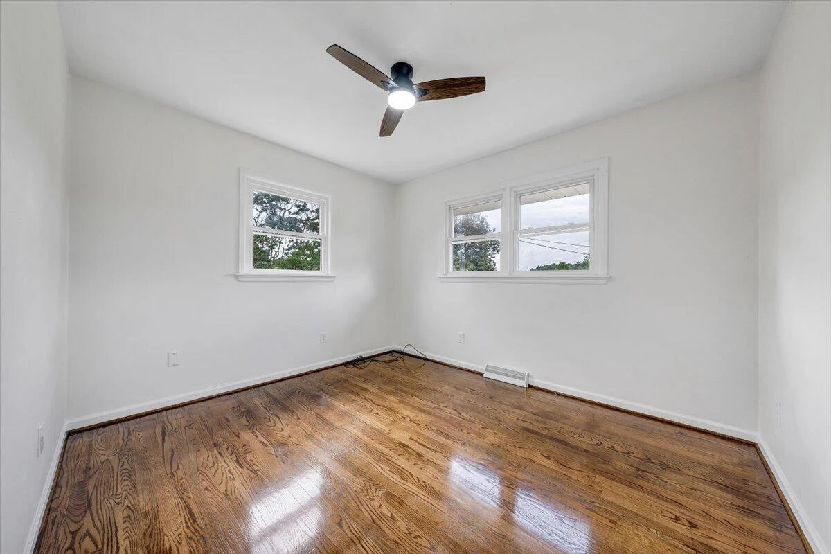 905 Emerald DR - Photo 24