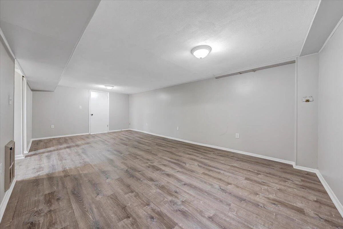 905 Emerald DR - Photo 28
