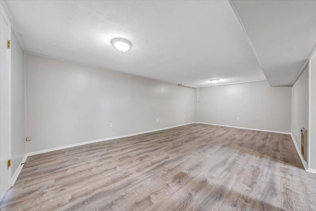 905 Emerald DR - Photo 29