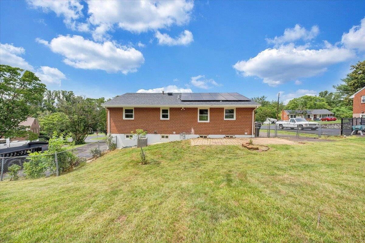 905 Emerald DR - Photo 40