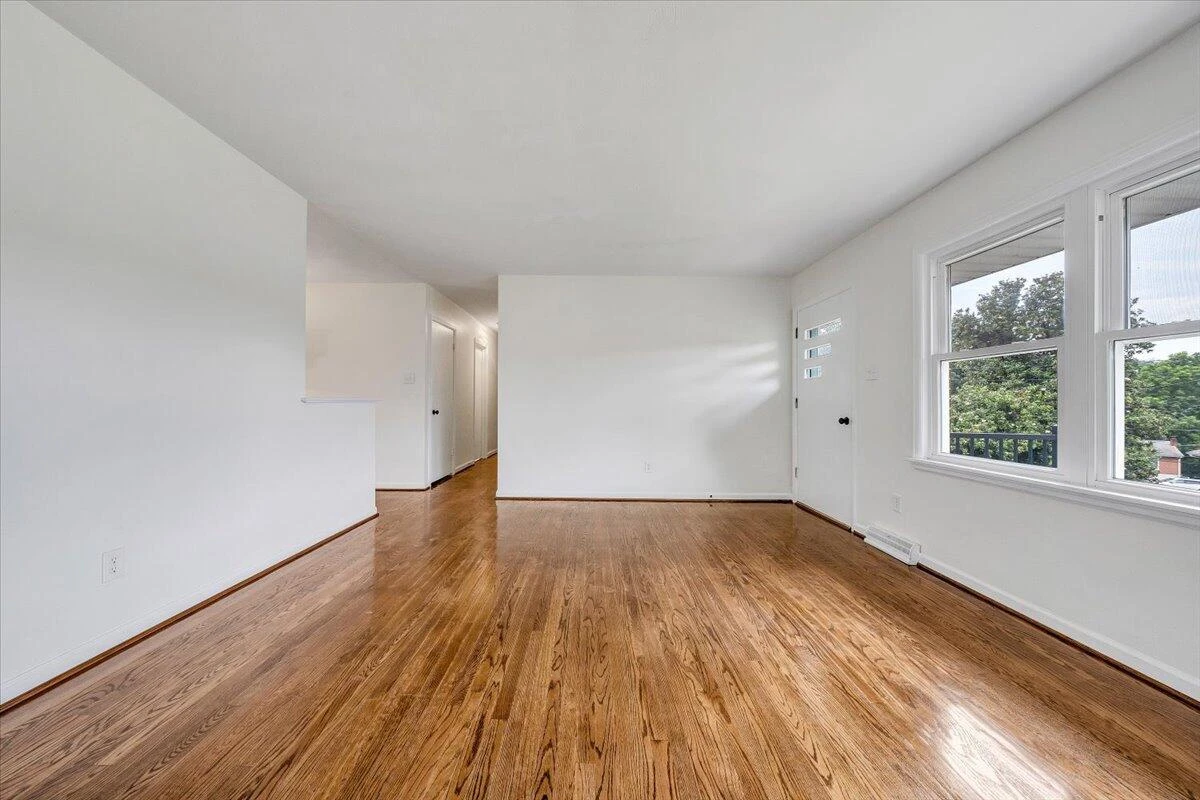 905 Emerald DR - Photo 7