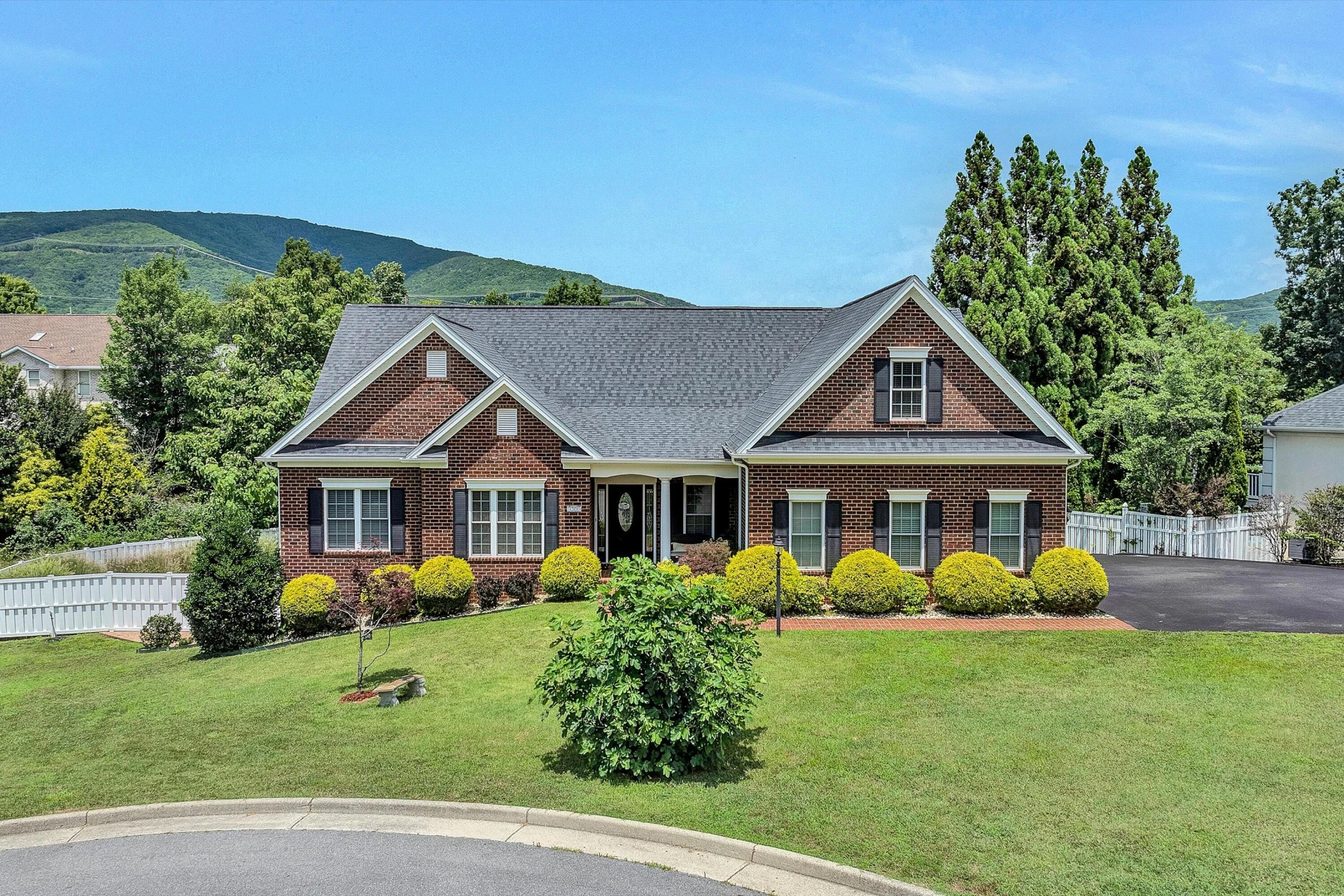 1305 Panorama CIR