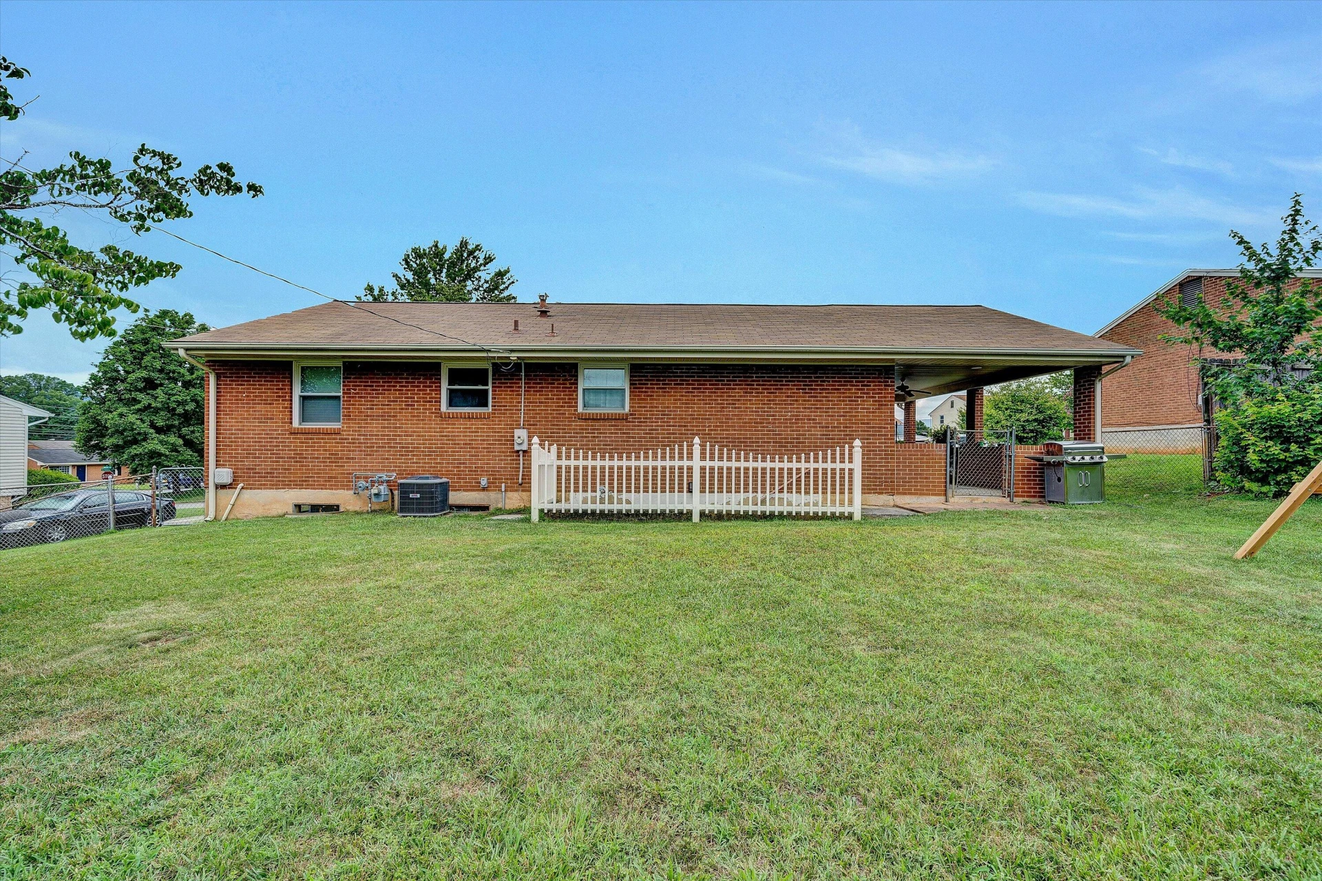 936 Ingleside LN - Photo 22