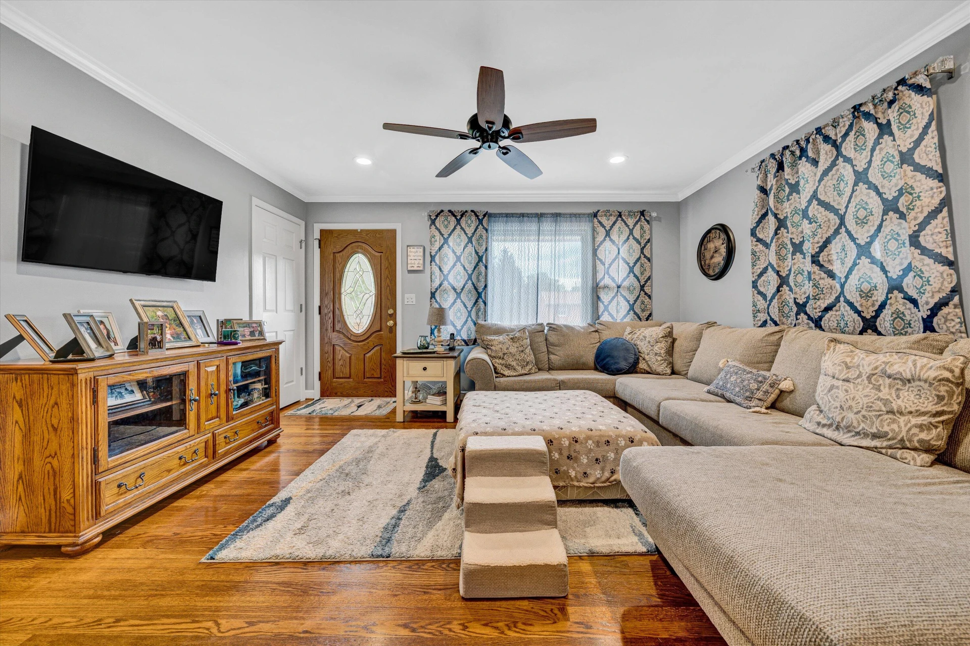 936 Ingleside LN - Photo 4