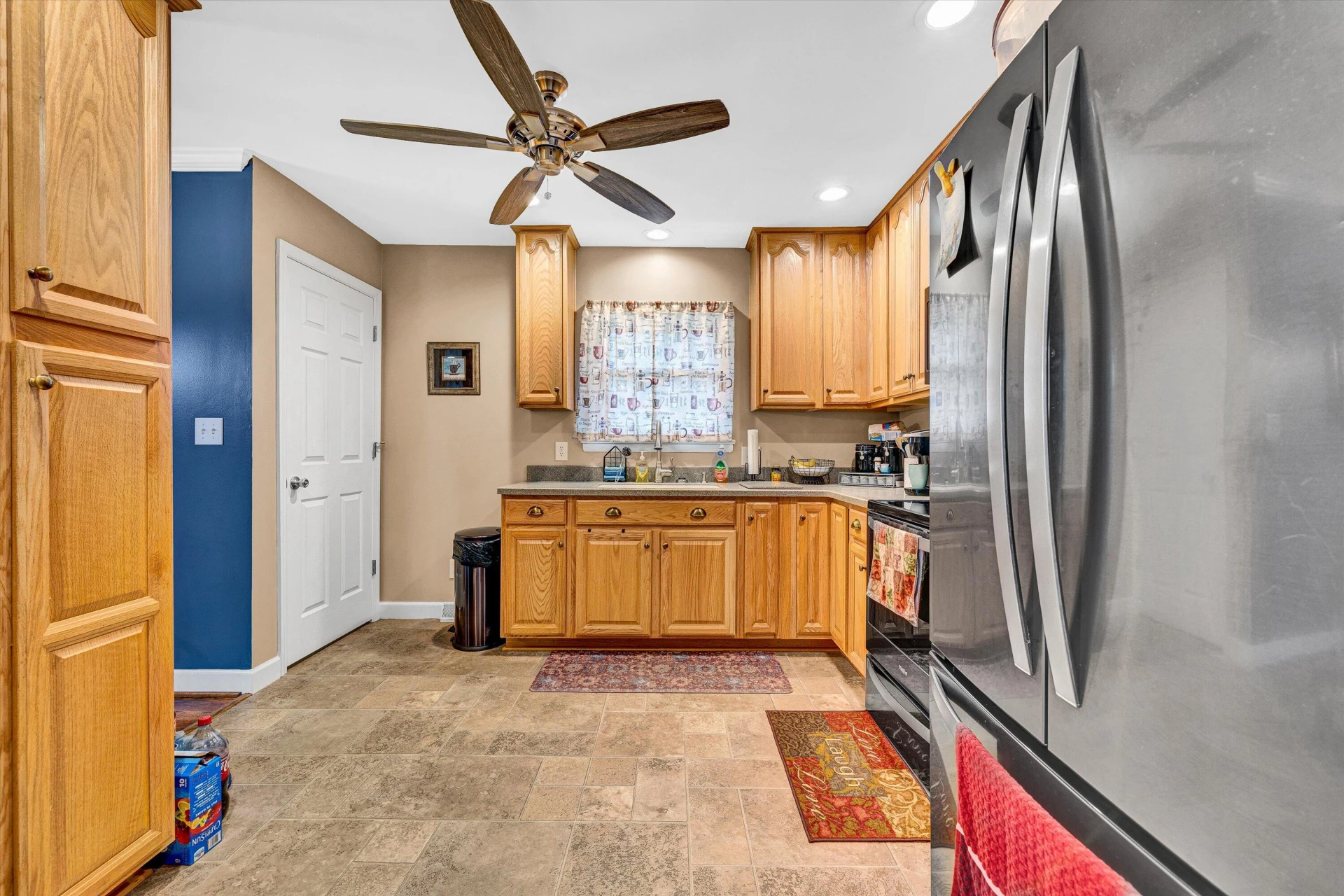 936 Ingleside LN - Photo 7
