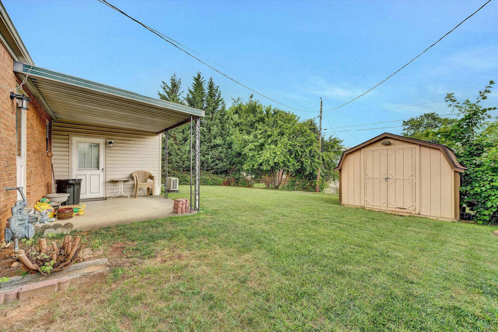 931 Ingleside LN - Photo 18