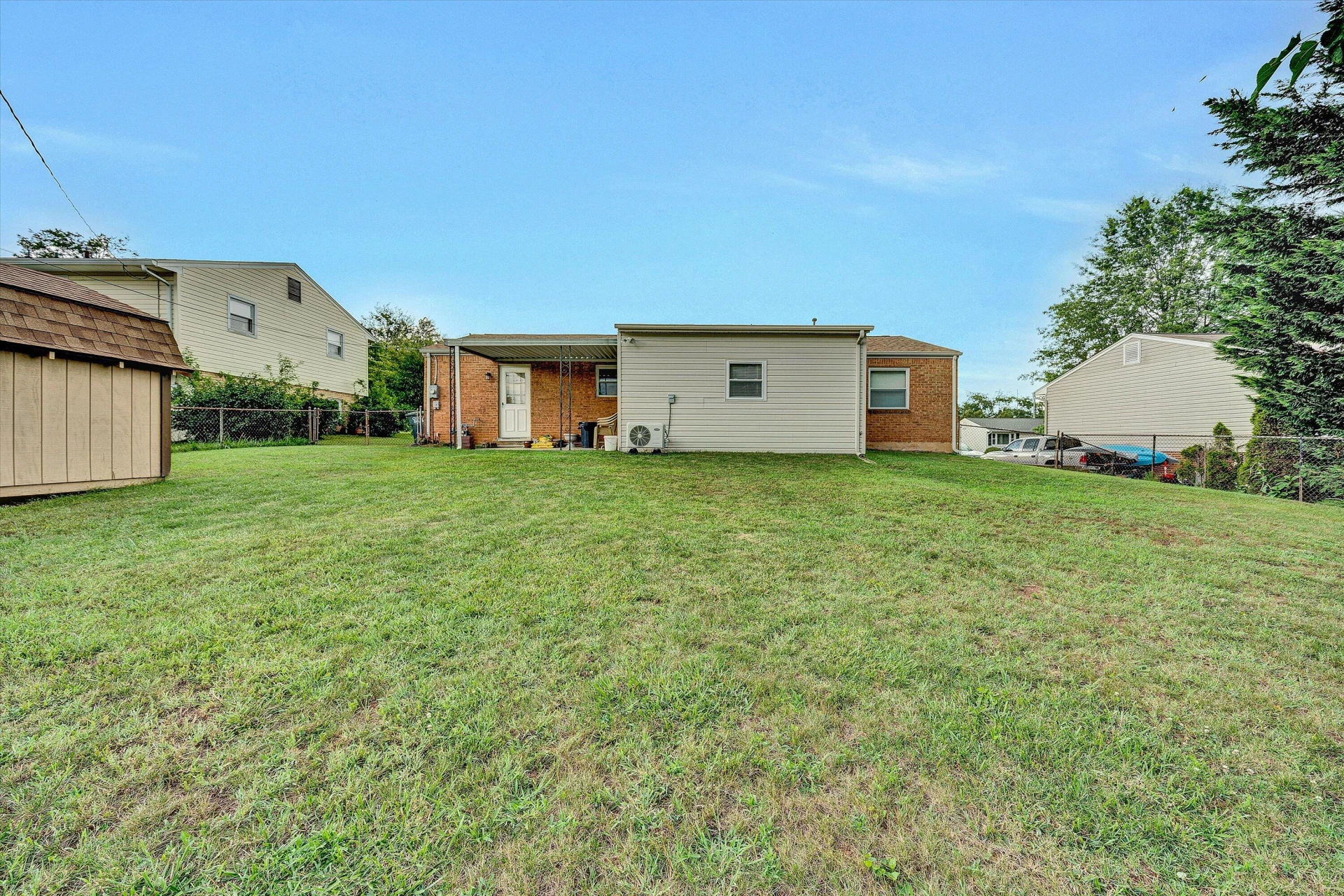 931 Ingleside LN - Photo 19
