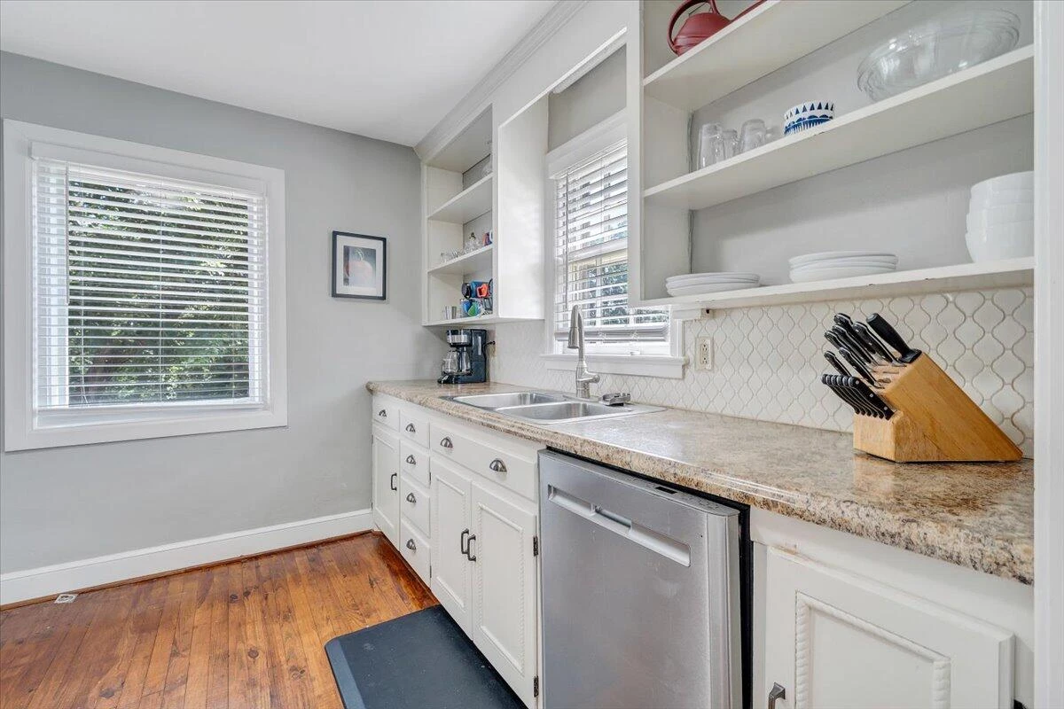 2746 Avenel AVE - Photo 14